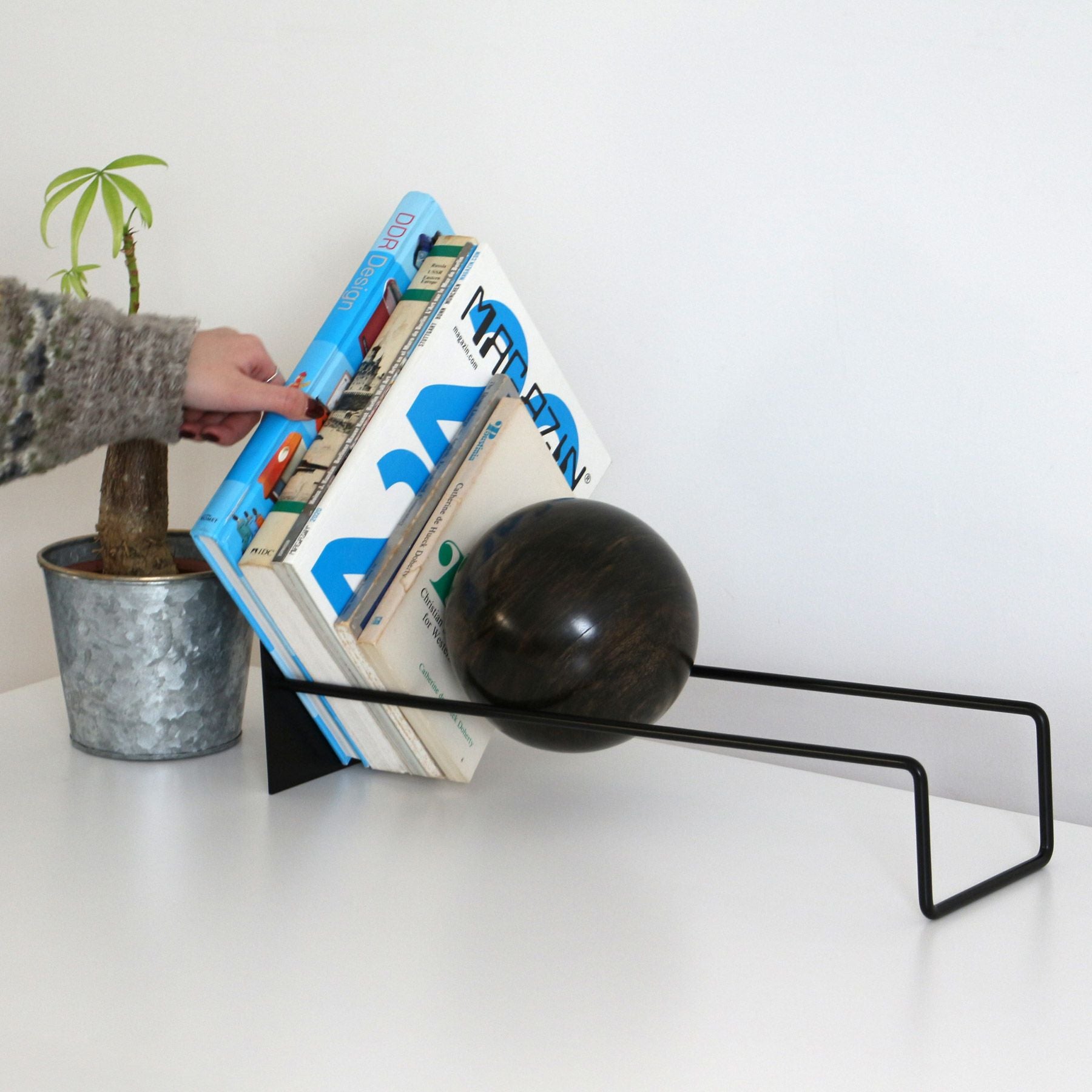 HERE by DETAIL | Slope Bookend スロープブックエンド | HIGHTIDE