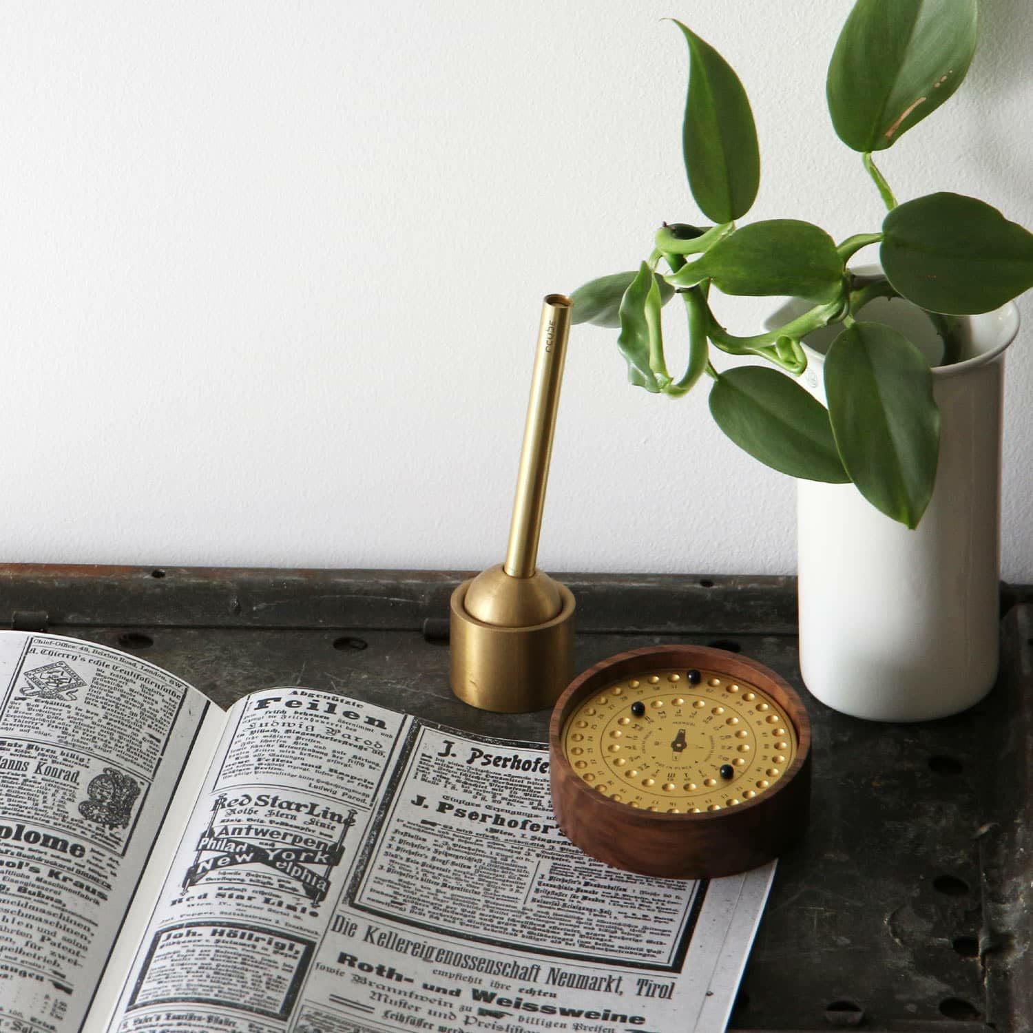 HERE by DETAIL | Magnetic Perpetual Calendar マグネティック