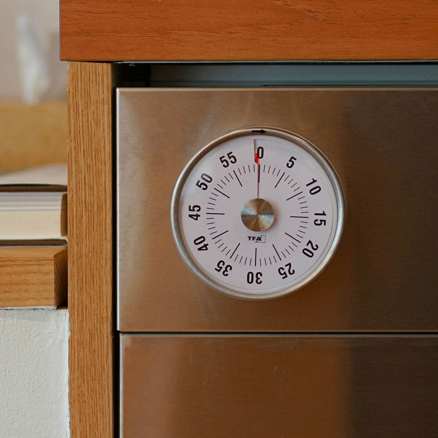 TFA Dostmann TFA ドストマン | Analogue kitchen timer PUCK 38.1028