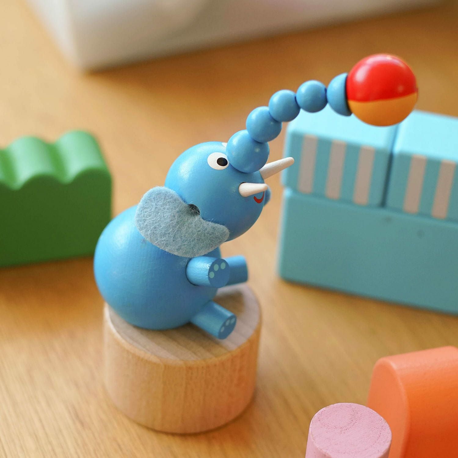 DETOA デトア | Wooden Push Up Toy BLUE ELEPHANT プッシュトイ