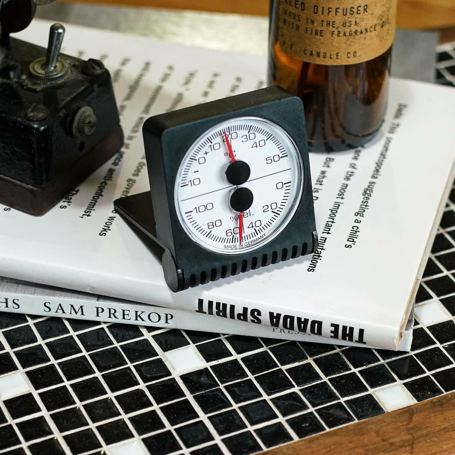 TFA Dostmann TFA ドストマン | Analogue thermo-hygrometer 45.2018