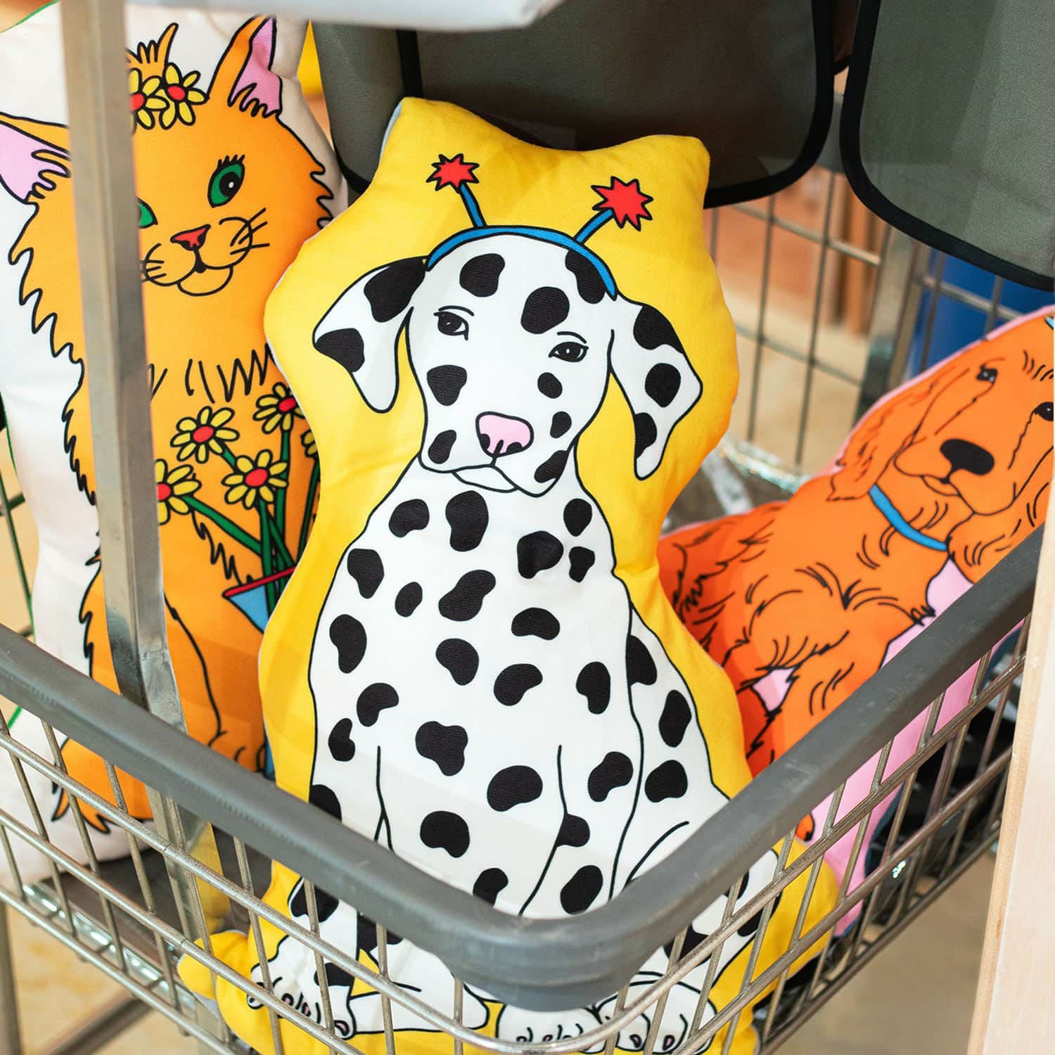 MIDORI KOMATSU Plays with DETAIL INC | The Enjoy C&D Club Cushion