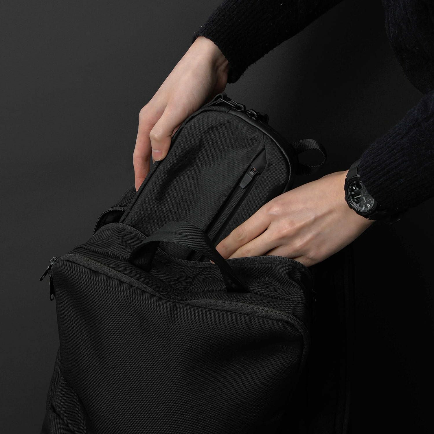 Aer エアー | Slim Pouch 2 X-Pac | HIGHTIDE（ハイタイド）公式サイト