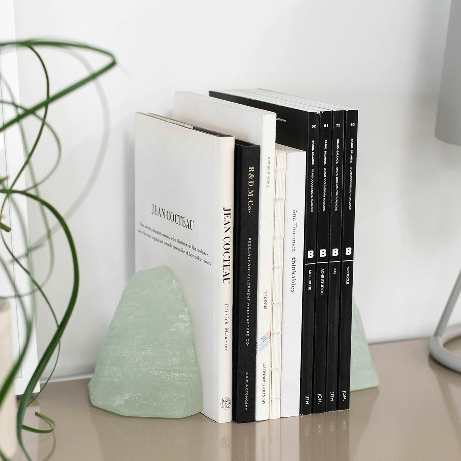 attache アタシェ | 蛍硝子ブックエンド | HIGHTIDE（ハイタイド）公式