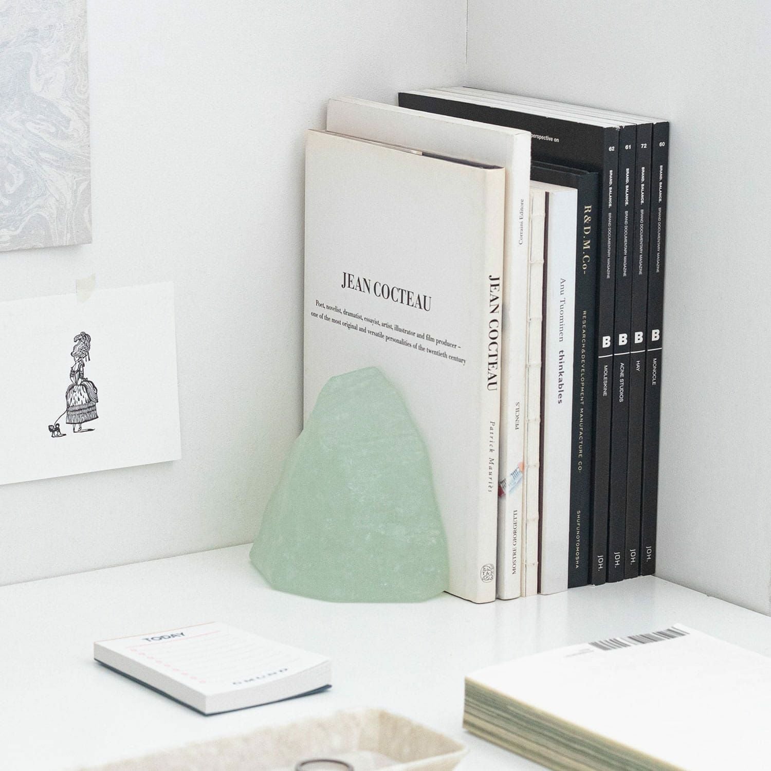 attache アタシェ | 蛍硝子ブックエンド | HIGHTIDE（ハイタイド）公式