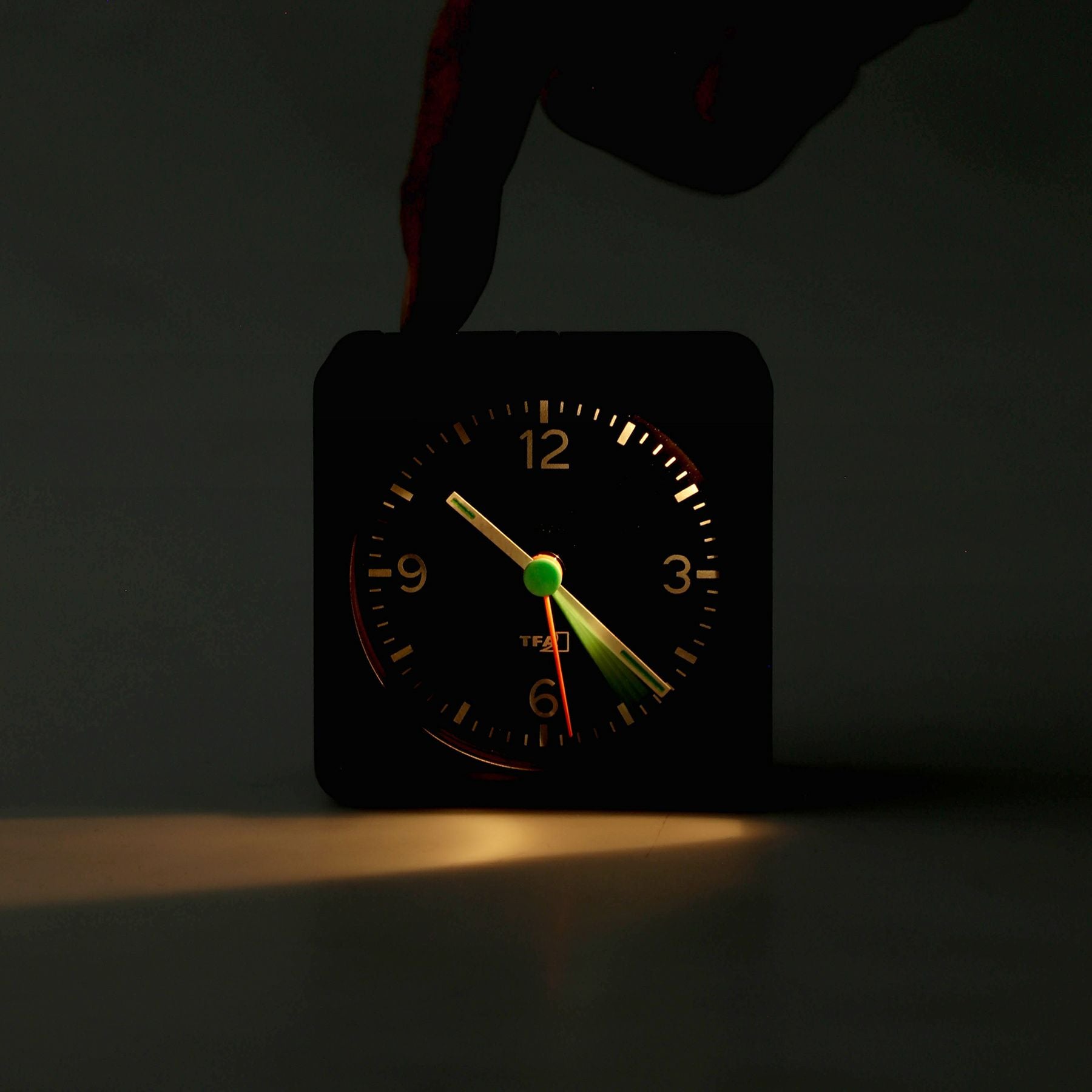 TFA Dostmann TFA ドストマン | Analogue alarm clock PUSH 60.1013