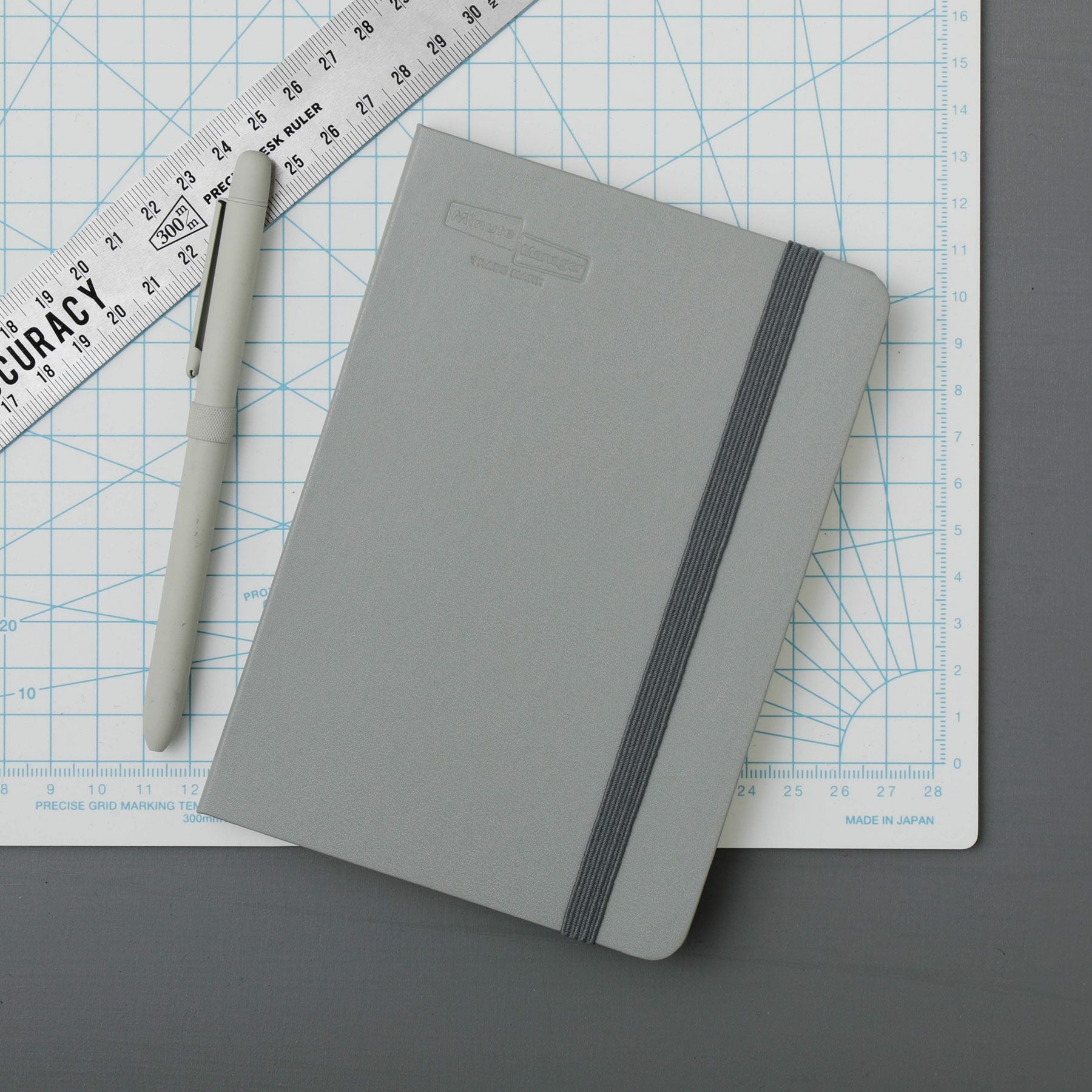 手帳 2026 ミニットマネージャー エグゼクティブ / A6 週間レフト