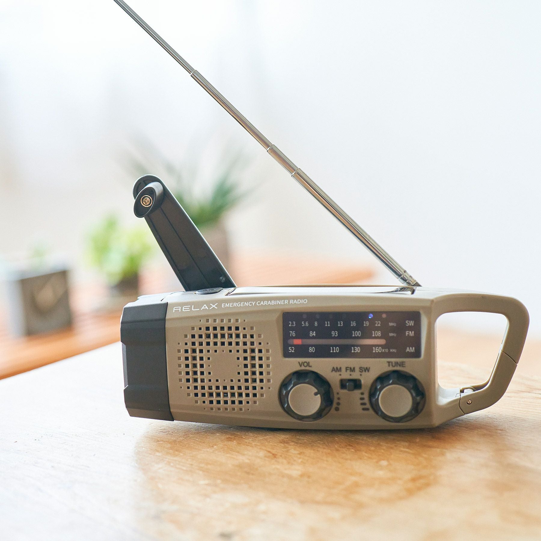 RELAX リラックス | EMERGENCY CARABINER RADIO エマージェンシー