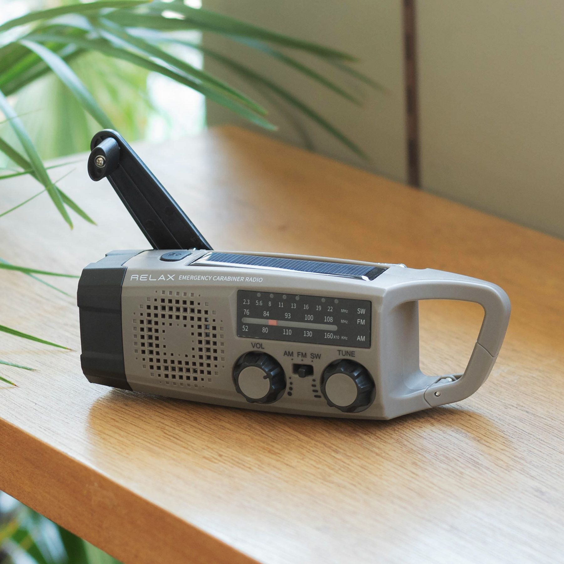 RELAX リラックス | EMERGENCY CARABINER RADIO エマージェンシー