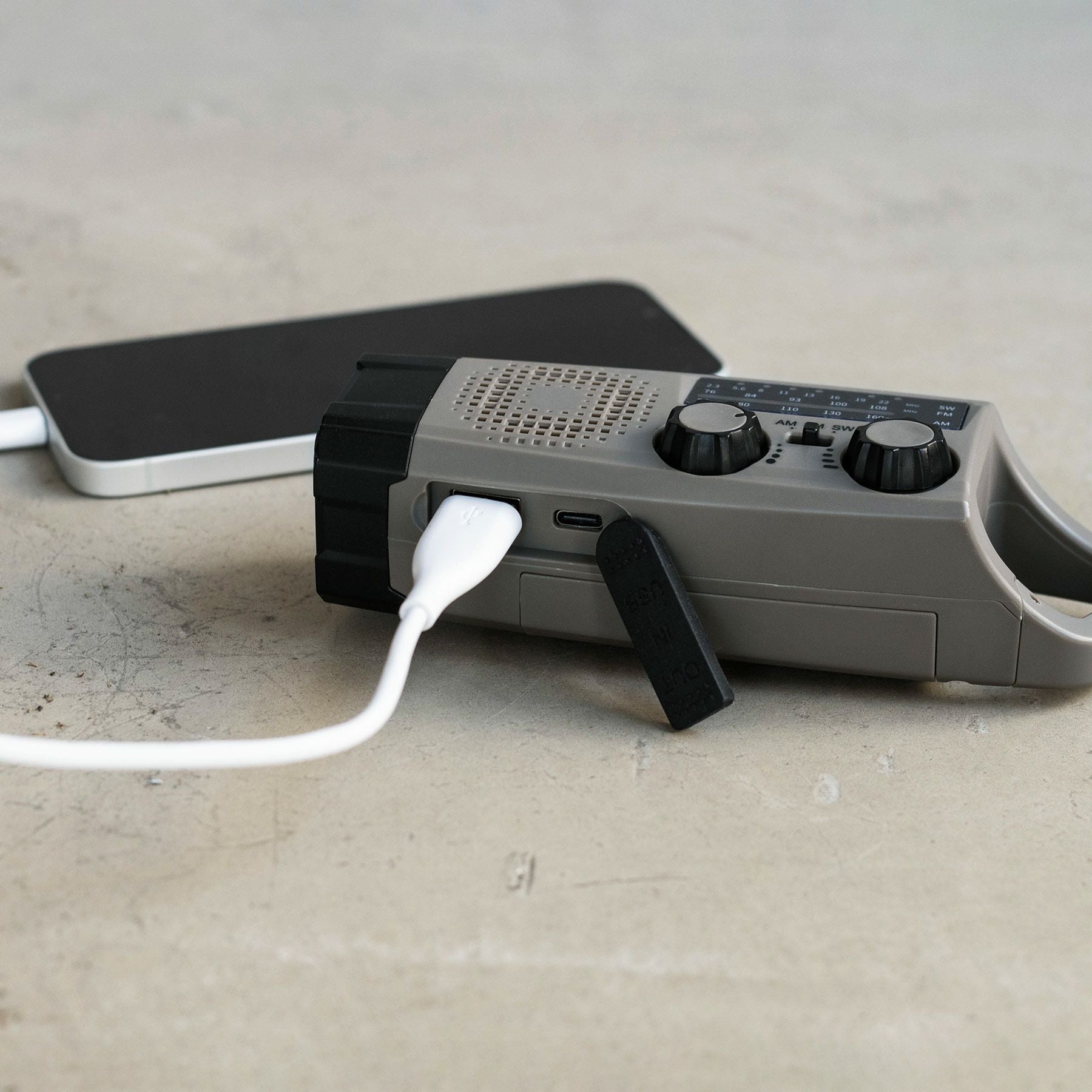 RELAX リラックス | EMERGENCY CARABINER RADIO エマージェンシー